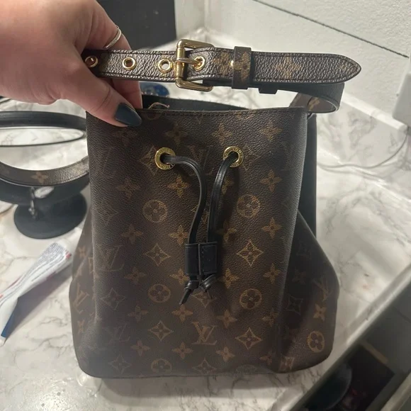 Monogram Fashion leather Bucket Bag - Picture 1 of 4